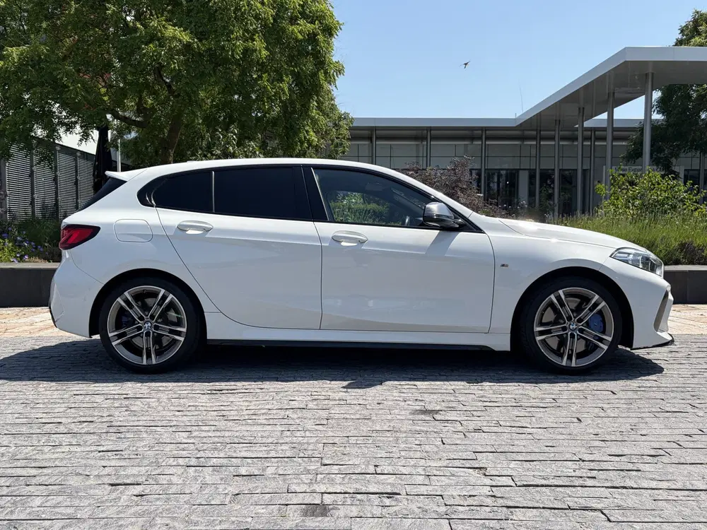 BMW 1-serie M135i xDrive High Executive Edition uit 2020, foto 7