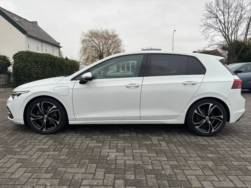 Volkswagen Golf 1.4 eHybrid Style uit 2022, foto 13