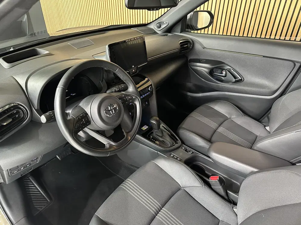 Toyota Yaris Cross 1.5 Hybrid Adventure NL auto uit 2024, foto 2