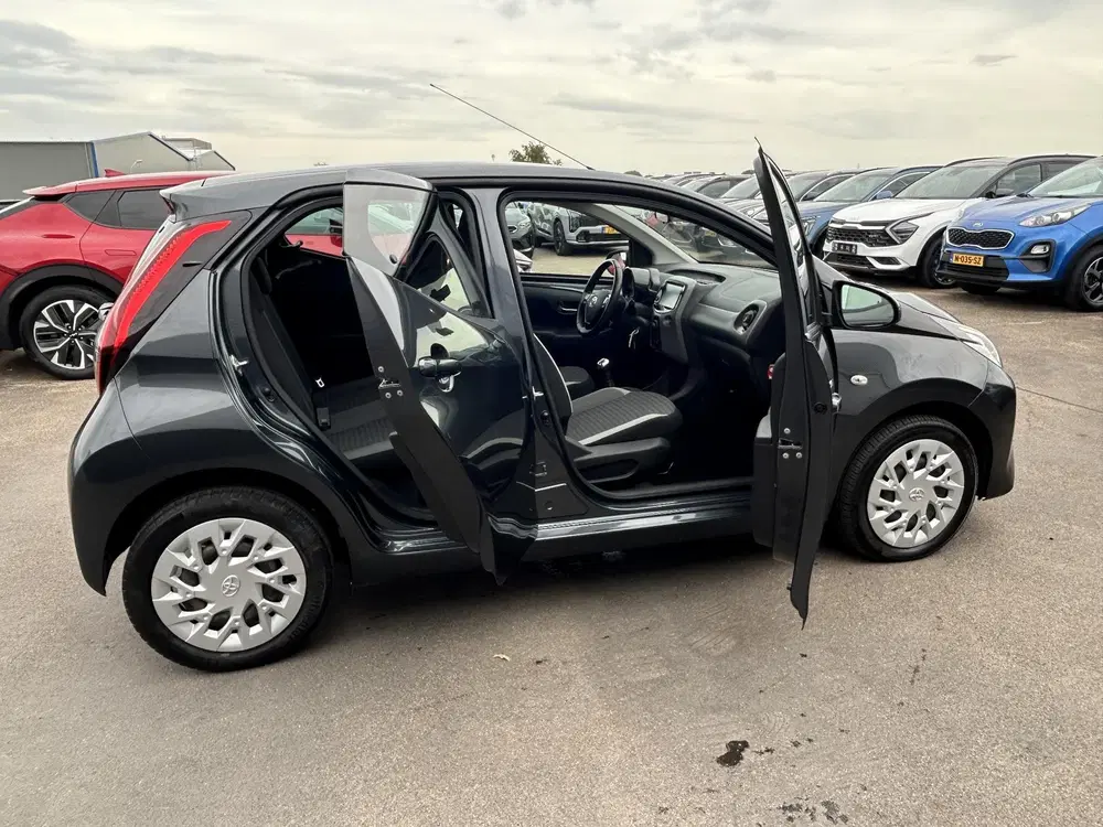 Toyota Aygo 1.0 VVT-i x-play limited Achteruitrijcamer uit 2019, foto 11