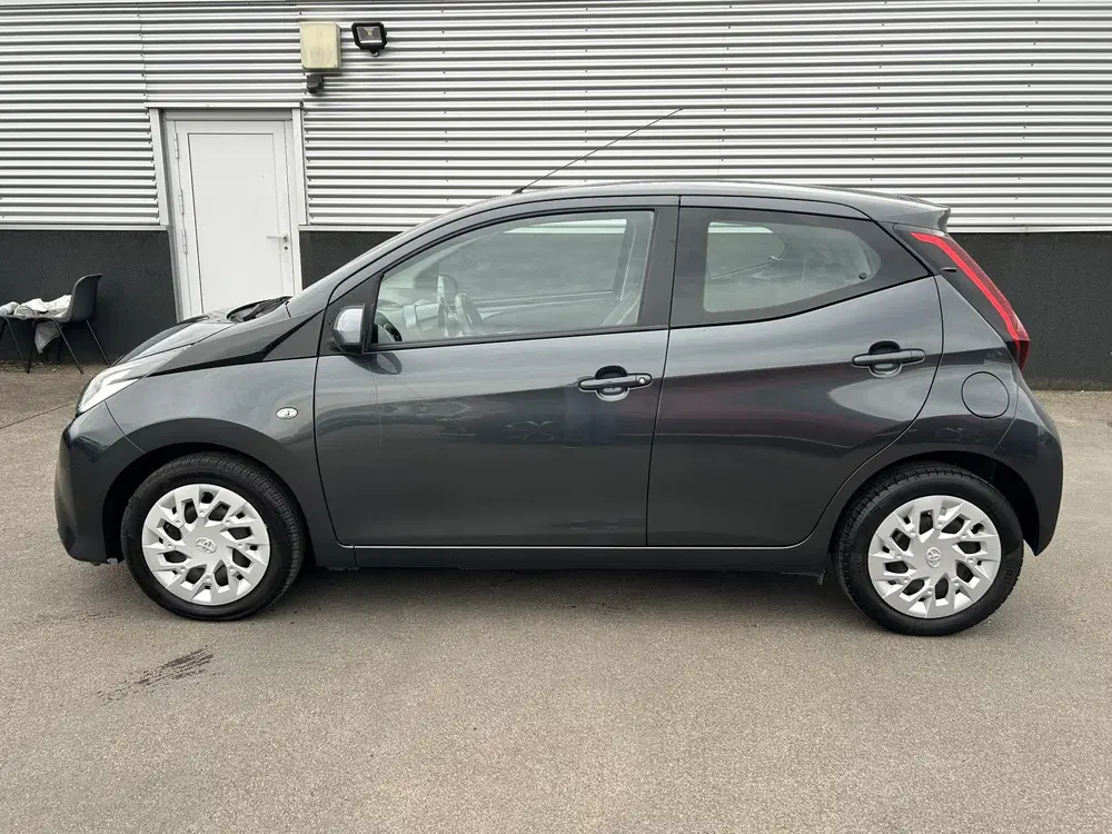 Toyota Aygo 1.0 VVT-i x-play limited Achteruitrijcamer uit 2019, foto 3
