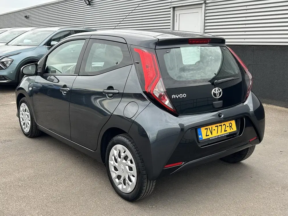 Toyota Aygo 1.0 VVT-i x-play limited Achteruitrijcamer uit 2019, foto 5