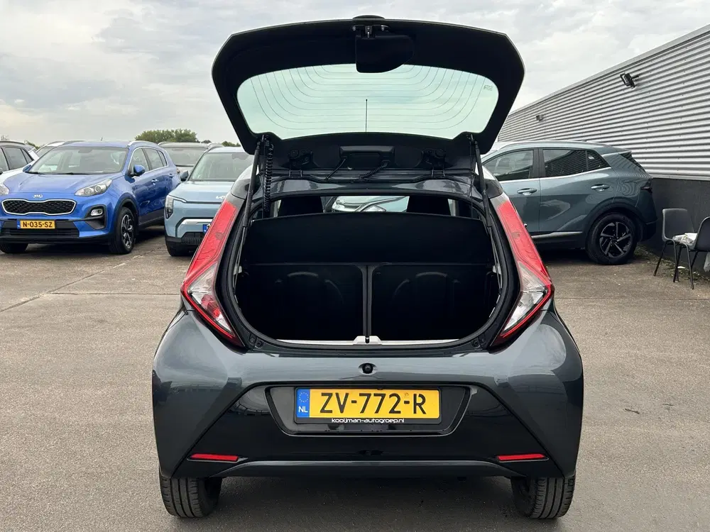 Toyota Aygo 1.0 VVT-i x-play limited Achteruitrijcamer uit 2019, foto 7