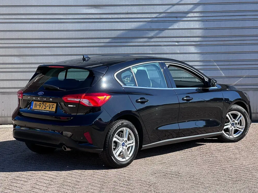 Ford Focus 1.0 EcoBoost Hybrid Trend Edition Business uit 2022, foto 2