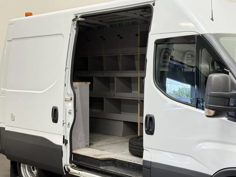 Iveco Daily 35C16V 2.3 352 L2H2 Automaat Dubbellucht A uit 2021, foto 10