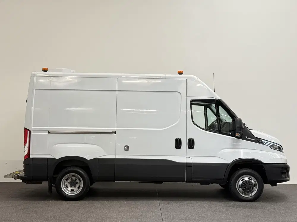 Iveco Daily 35C16V 2.3 352 L2H2 Automaat Dubbellucht A uit 2021, foto 8