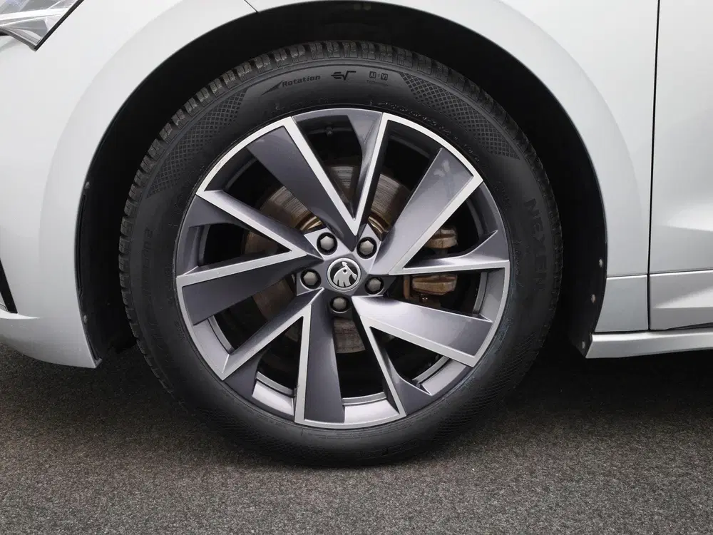 Skoda Enyaq 60 Sportline uit 2021, foto 14