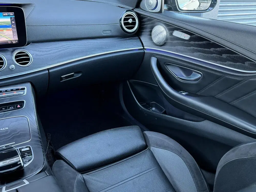 Mercedes-Benz E-Klasse AMG 63 4MATIC Premium Plus Pano uit 2019, foto 13