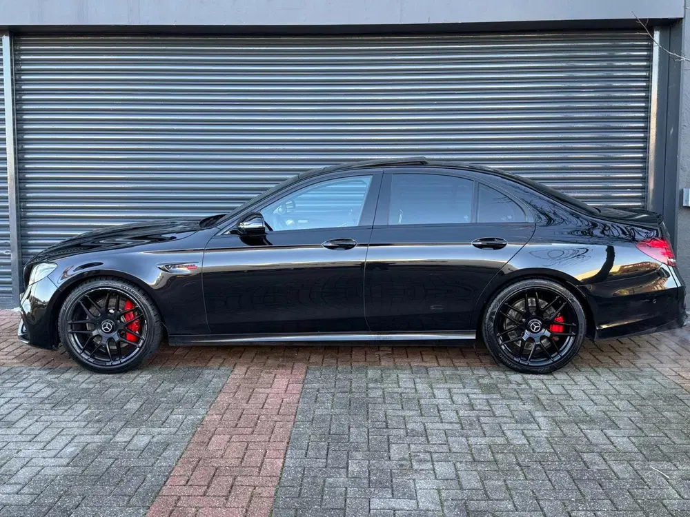 Mercedes-Benz E-Klasse AMG 63 4MATIC Premium Plus Pano uit 2019, foto 3