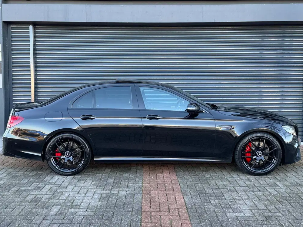 Mercedes-Benz E-Klasse AMG 63 4MATIC Premium Plus Pano uit 2019, foto 4