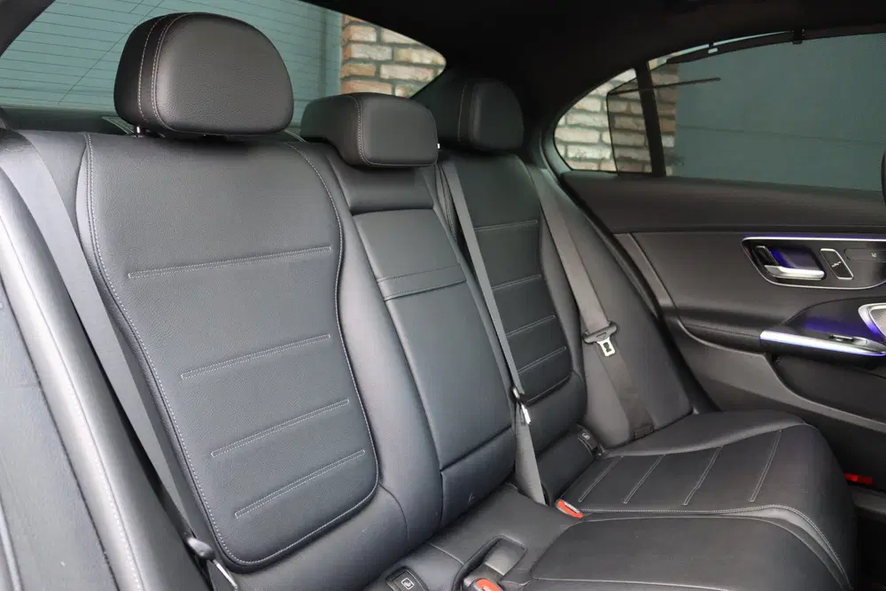 Mercedes-Benz C-Klasse 200 4MATIC Premium+ AMG Line uit 2023, foto 14