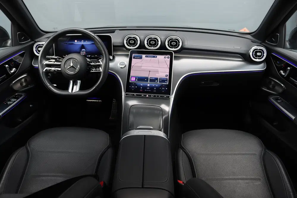 Mercedes-Benz C-Klasse 200 4MATIC Premium+ AMG Line uit 2023, foto 2