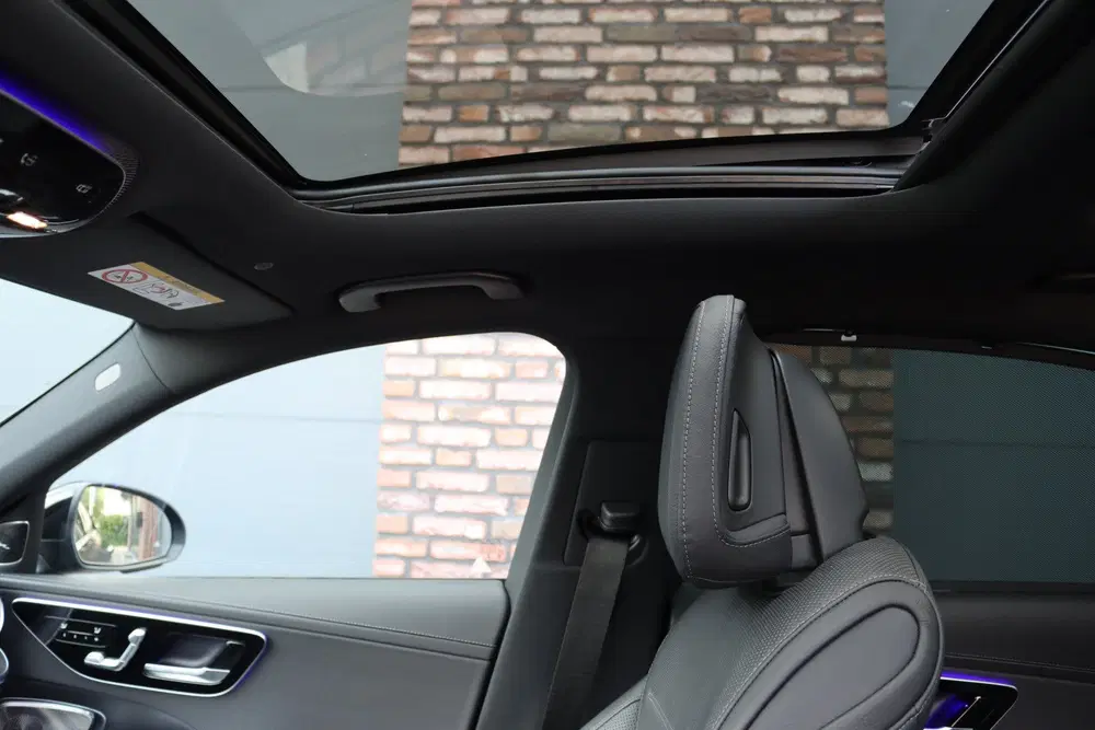Mercedes-Benz C-Klasse 200 4MATIC Premium+ AMG Line uit 2023, foto 4