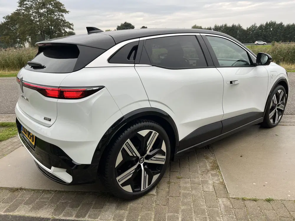 Renault Megane Mégane E-Tech EV60 Optimum Charge Iconic 2 uit 2024, foto 2