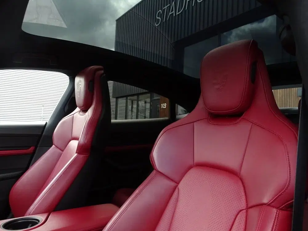 Porsche Taycan 4S 79 kWh 530PK uit 2020, foto 14