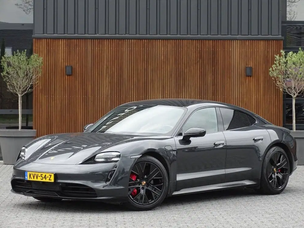 Porsche Taycan 4S 79 kWh 530PK uit 2020, foto 9