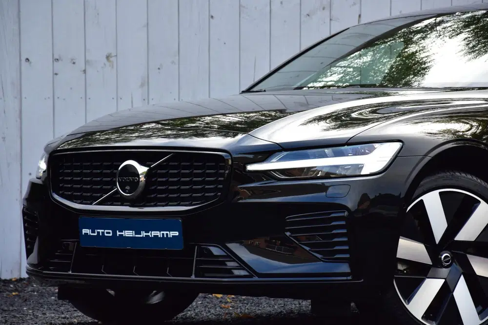 Volvo S60 2.0 Recharge T8 AWD Plus Dark uit 2024, foto 11