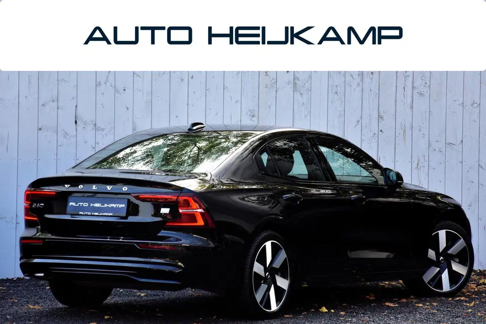 Volvo S60 2.0 Recharge T8 AWD Plus Dark uit 2024, foto 2