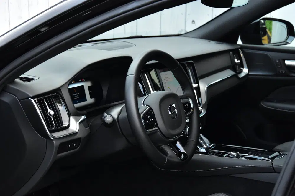 Volvo S60 2.0 Recharge T8 AWD Plus Dark uit 2024, foto 3