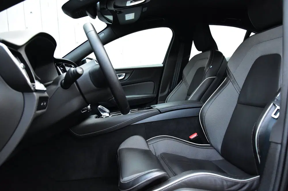 Volvo S60 2.0 Recharge T8 AWD Plus Dark uit 2024, foto 5