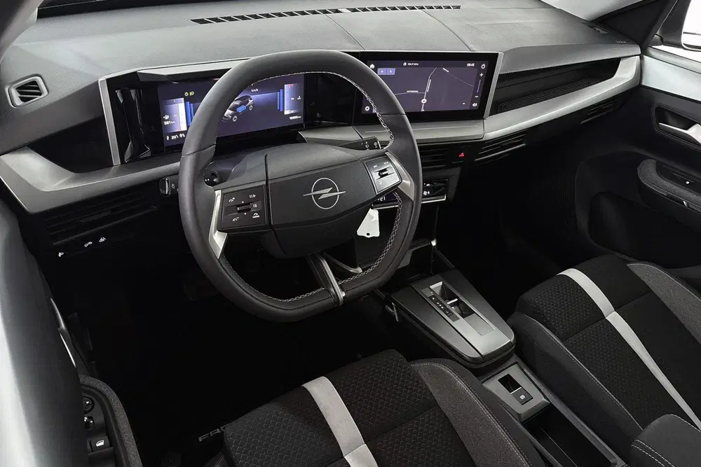 Opel Frontera 1.2 Turbo Hybrid GS Automaat Camera Apple uit 2025, foto 5