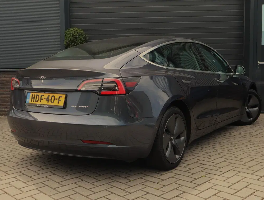 Tesla Model 3 Long Range AWD 75 kWh uit 2019, foto 2