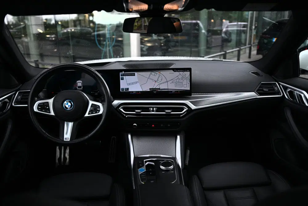 BMW i4 eDrive40 High Executive M Sport uit 2023, foto 4