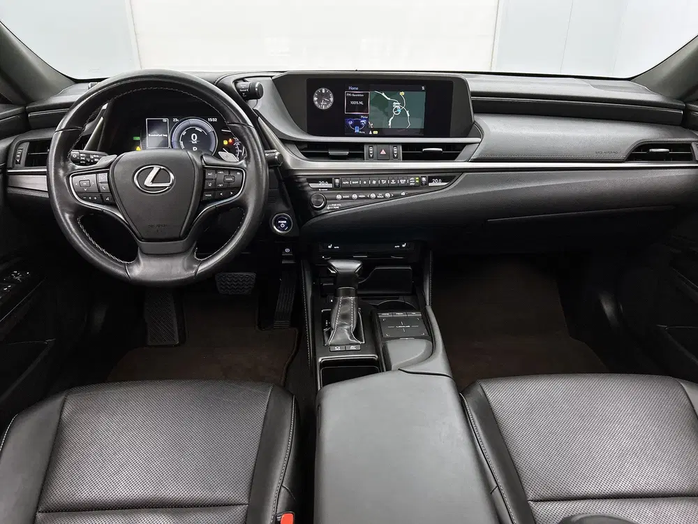 Lexus ES 300h Preference Line Business uit 2021, foto 4
