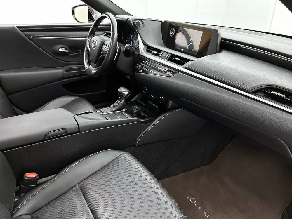 Lexus ES 300h Preference Line Business uit 2021, foto 6