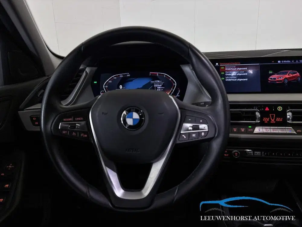 BMW 1-serie 118i Business Edition automaat uit 2022, foto 12