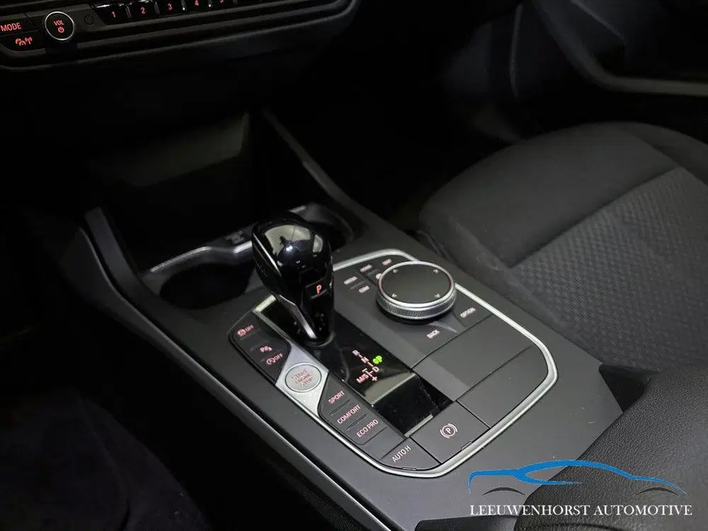 BMW 1-serie 118i Business Edition automaat uit 2022, foto 13