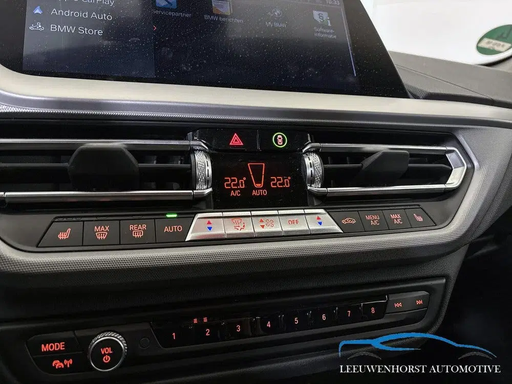 BMW 1-serie 118i Business Edition automaat uit 2022, foto 15