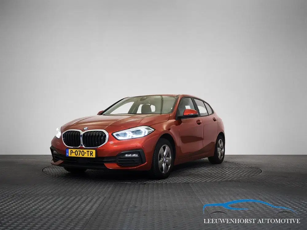 BMW 1-serie 118i Business Edition automaat uit 2022, foto 3
