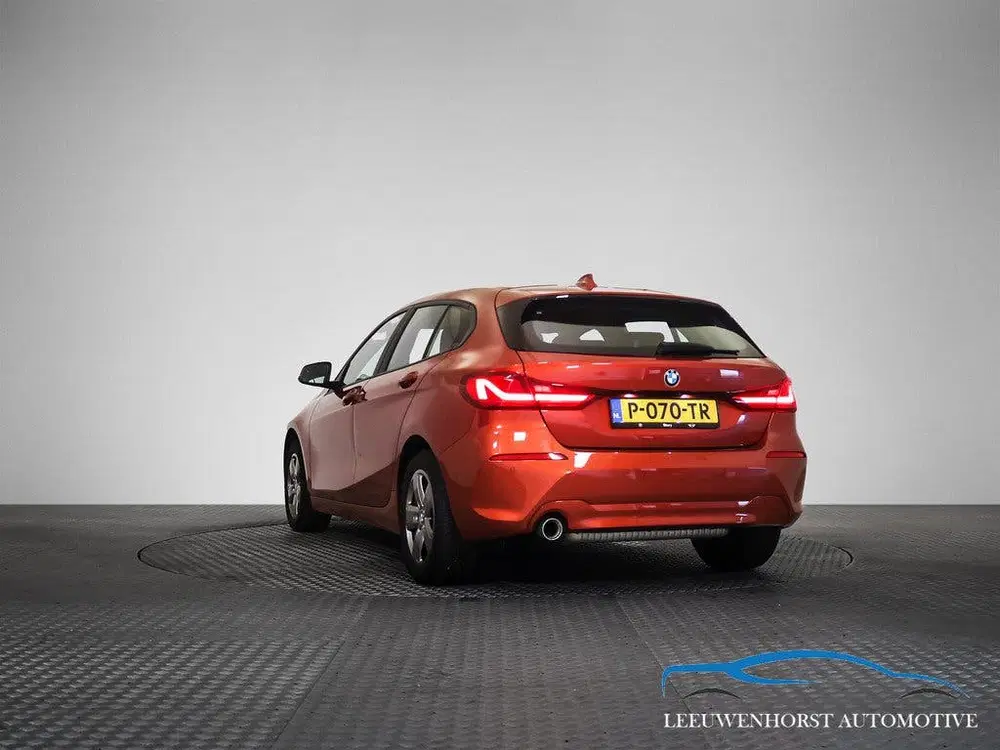 BMW 1-serie 118i Business Edition automaat uit 2022, foto 5