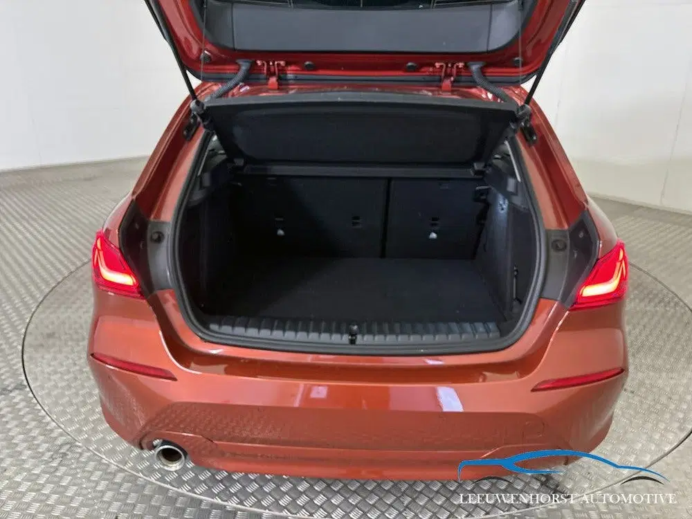 BMW 1-serie 118i Business Edition automaat uit 2022, foto 6