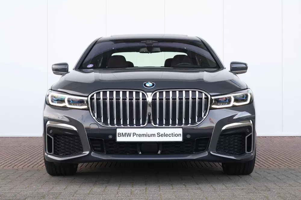 BMW 7-serie 745e High Executive uit 2022, foto 2