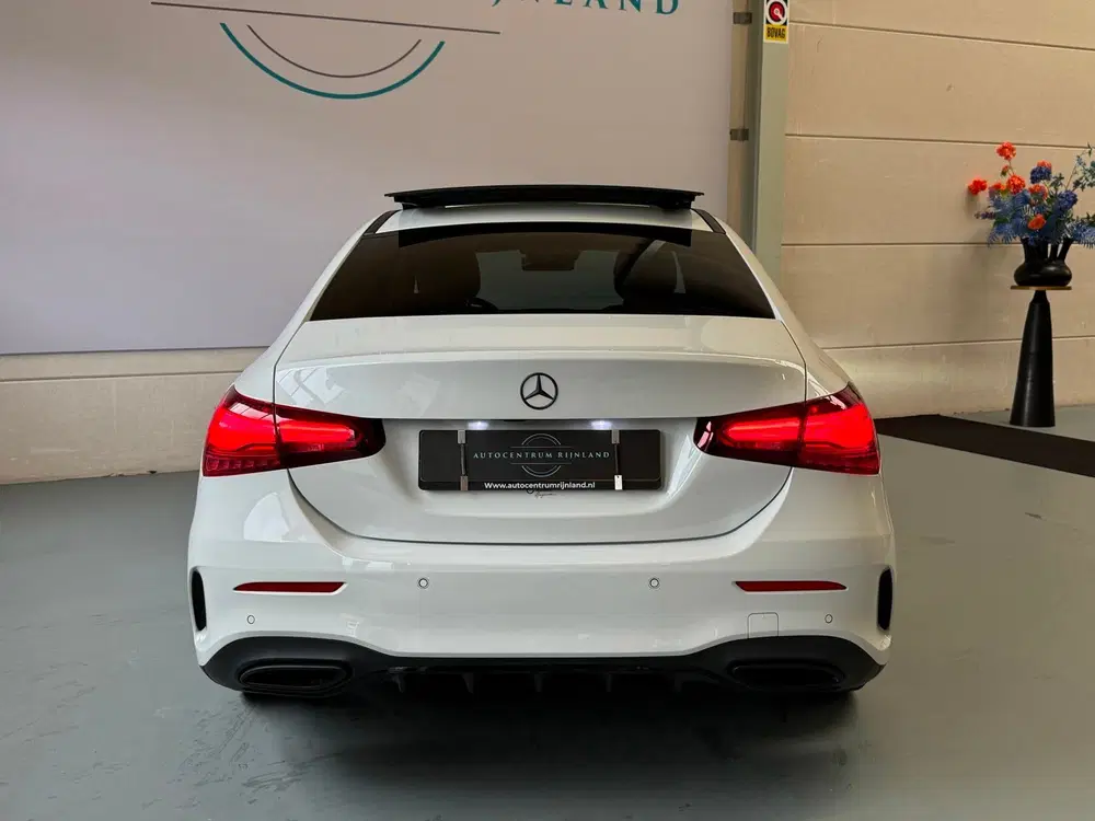 Mercedes-Benz A-Klasse 180 AMG Black Line Automaat uit 2023, foto 10