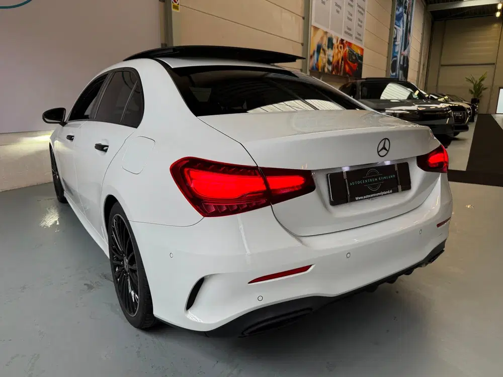 Mercedes-Benz A-Klasse 180 AMG Black Line Automaat uit 2023, foto 11