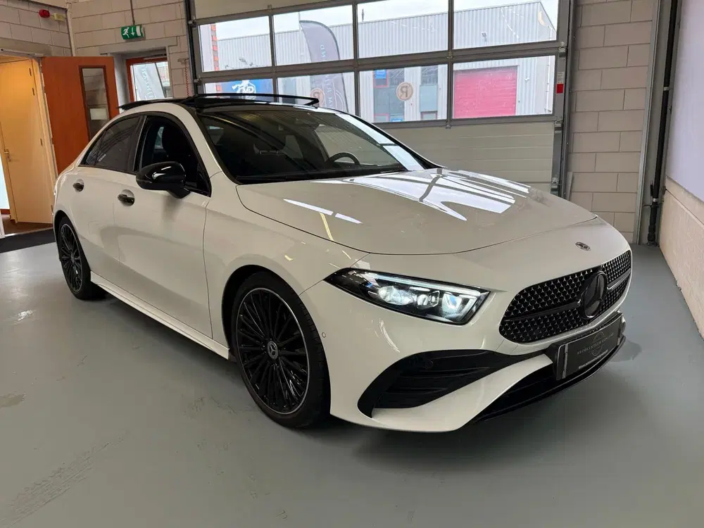 Mercedes-Benz A-Klasse 180 AMG Black Line Automaat uit 2023, foto 12