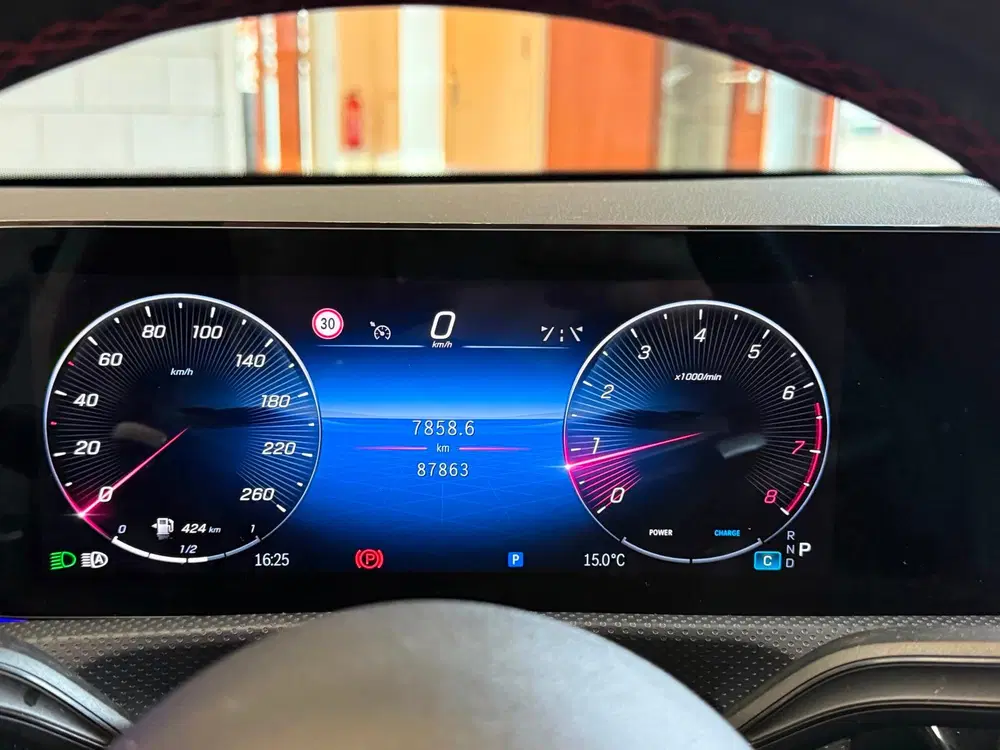 Mercedes-Benz A-Klasse 180 AMG Black Line Automaat uit 2023, foto 15