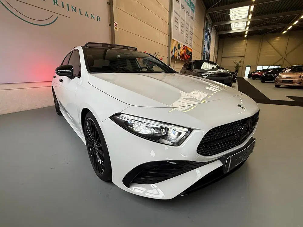 Mercedes-Benz A-Klasse 180 AMG Black Line Automaat uit 2023, foto 7