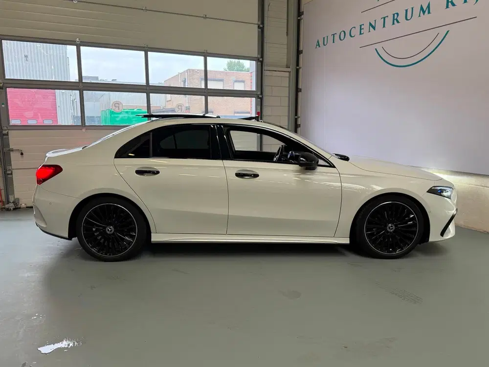 Mercedes-Benz A-Klasse 180 AMG Black Line Automaat uit 2023, foto 8