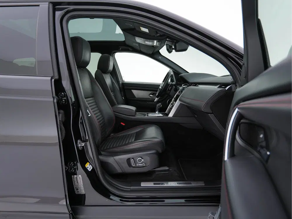 Land Rover Discovery Sport P300e 1.5 R-Dynamic Sportpack HSE uit 2022, foto 11