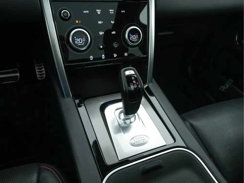 Land Rover Discovery Sport P300e 1.5 R-Dynamic Sportpack HSE uit 2022, foto 12