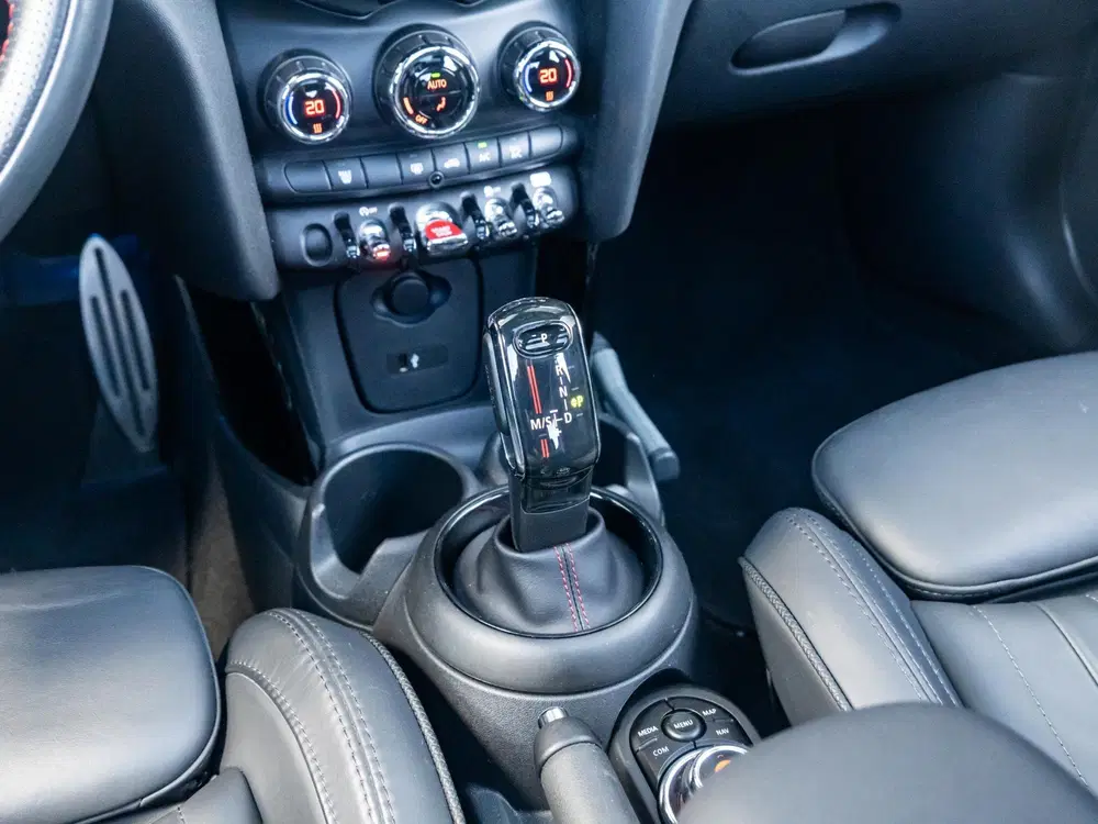 Mini John Cooper Works Cooper S uit 2020, foto 11
