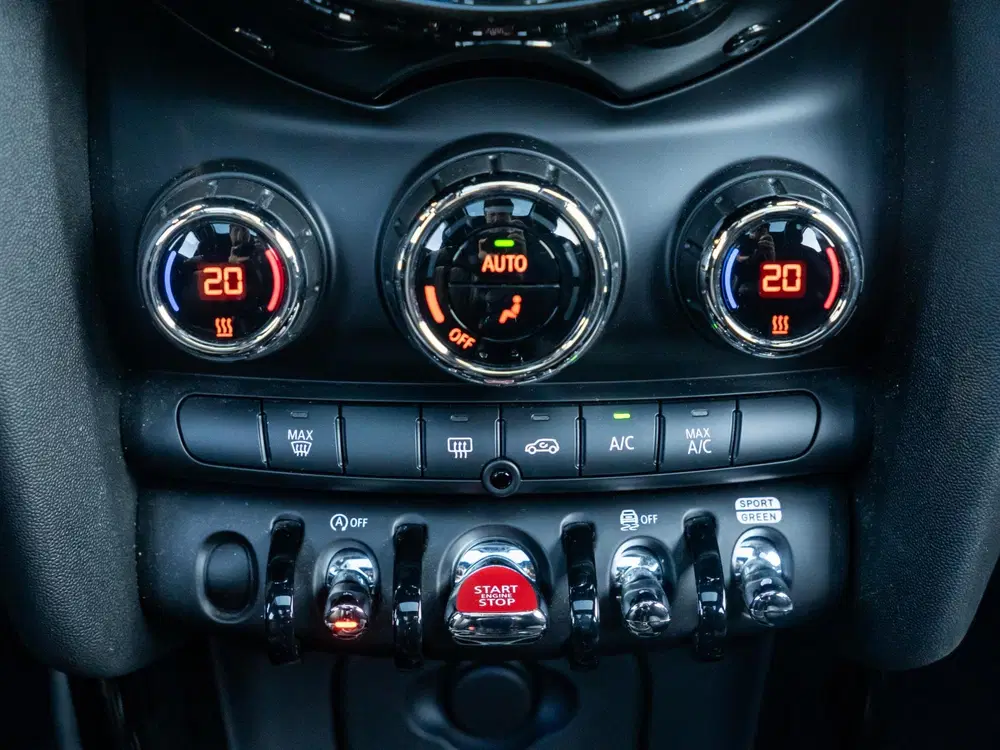 Mini John Cooper Works Cooper S uit 2020, foto 13