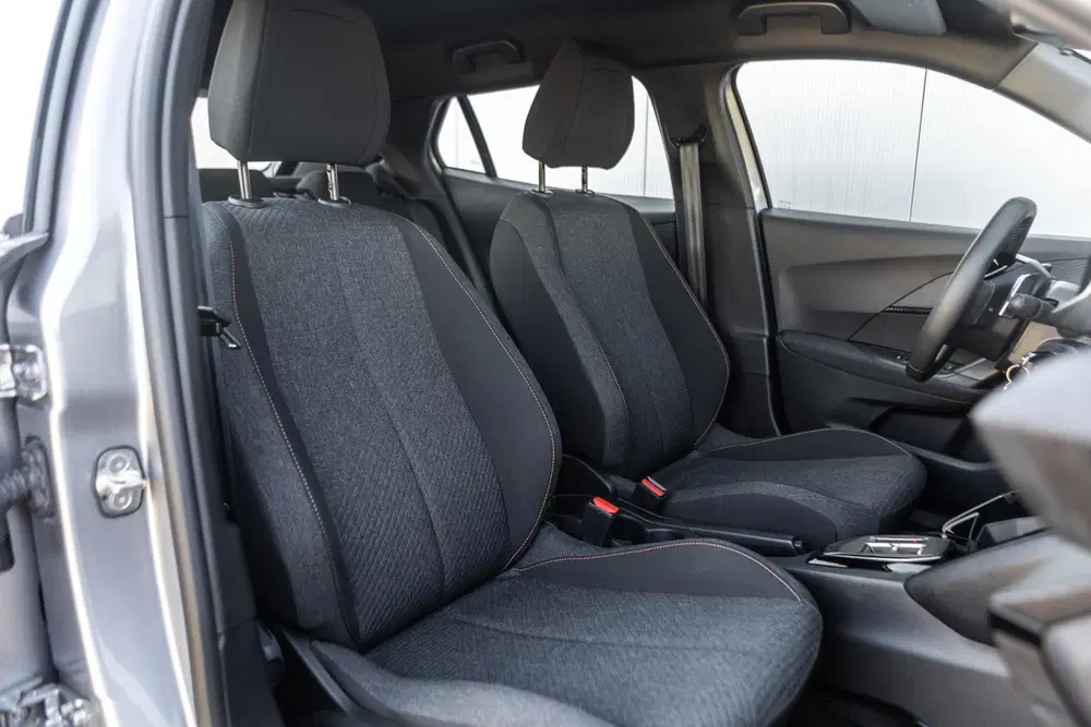 Peugeot 2008 1.2 Hybrid 136 Style uit 2025, foto 10