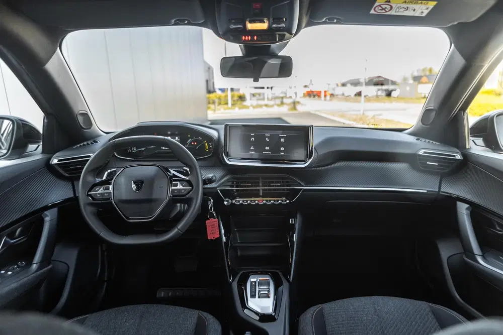 Peugeot 2008 1.2 Hybrid 136 Style uit 2025, foto 12