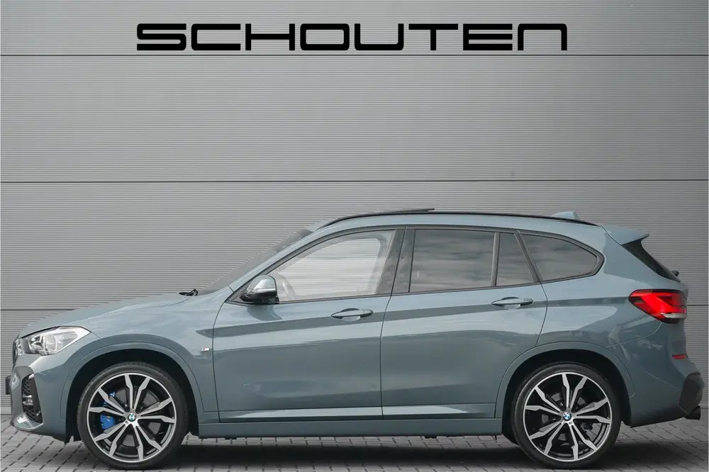BMW X1 xDrive25i High Executive M-Sport Pano Trek uit 2021, foto 10