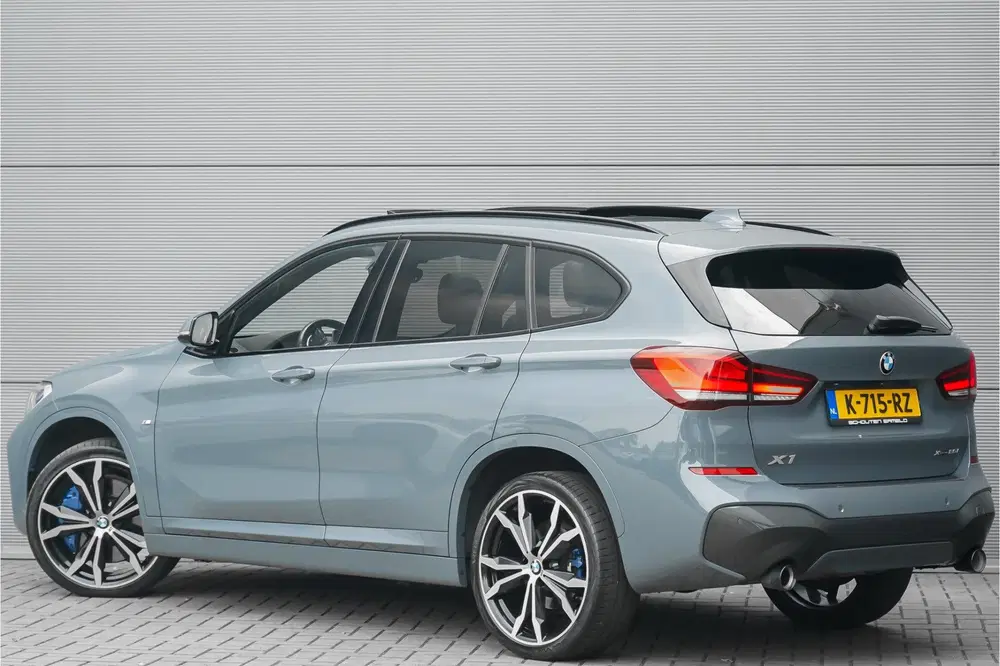 BMW X1 xDrive25i High Executive M-Sport Pano Trek uit 2021, foto 11